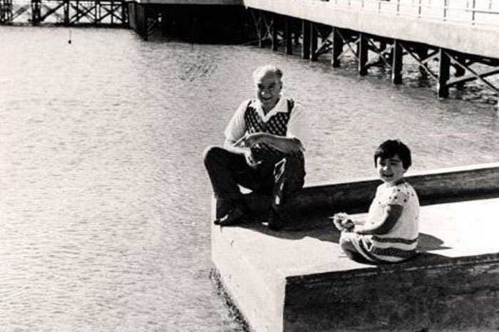 Ataturk--un-Cocuk-Sevgisi_c8ae6